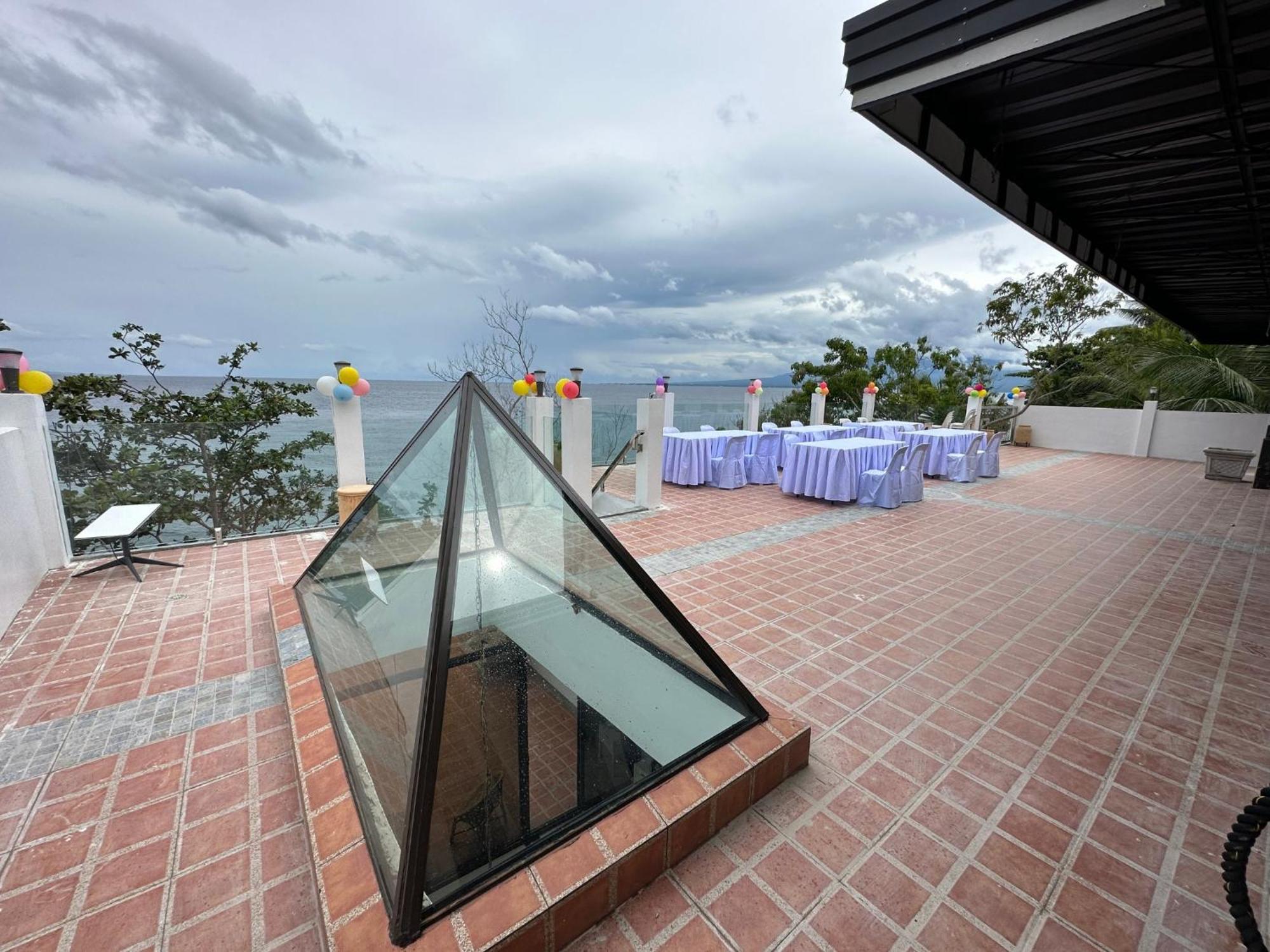 The French Villa-Santander Cebu Exteriér fotografie